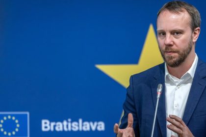 Absolutny upadok a neuveritelna korupcia Europoslanci diskutovali o Ficovi aj o haciendach