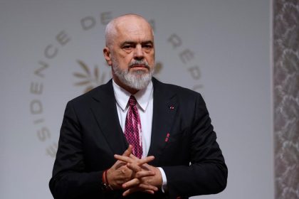 Albansky premier Rama oznamil ze sa zucastni na stretnuti Rady mieru v USA