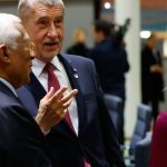 Babis sa na samite EU postavil za spalovacie vozidla a jadrovu energetiku