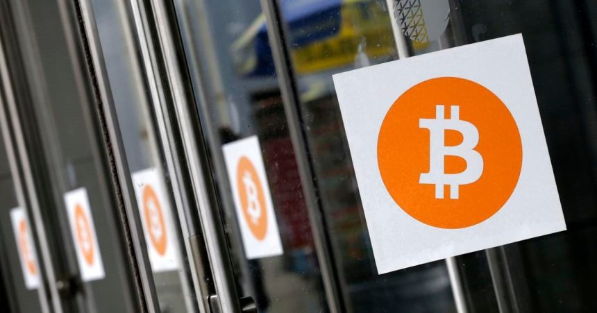 Bitcoin poklesol na desatmesacne minimum