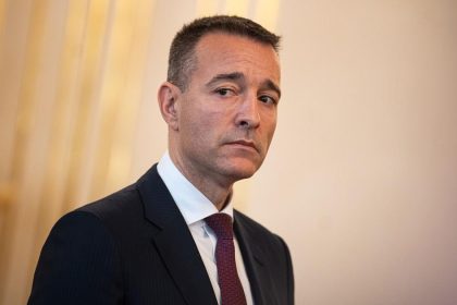 ByvalariaditelkaskolyvyplacalavysiemzdyaodmenyDruckerovrezortnasieldalsienedostatky KorzarSpisaGemerSME