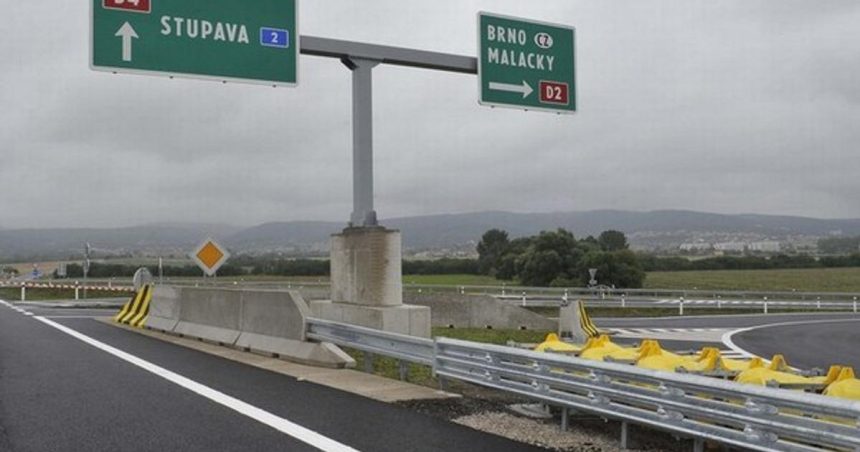 Dialnica D2 medzi Kutmi a Malackami bude pocas noci uzavreta v oboch smeroch