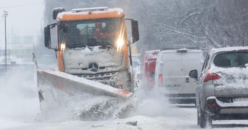 Huste snezenie zastavilo prevadzku na letisku Schwechat vo Viedni