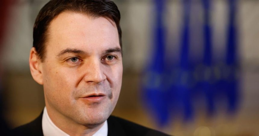 Macinka sa ospravedlnovat nebude spolu so svojim ministerstvom chce ignorovat prezidenta