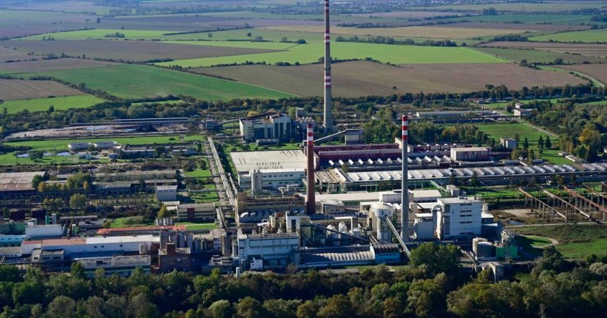 Na odkalisku pri Niznom Hrabovci objavili unik latok hasicii spevnuju hradzu