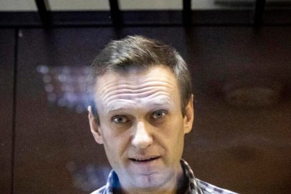 Navalnyho zabili zabim jedom tvrdi pat statov Po jeho smrti Rusko rozloilo aj jeho organizaciu