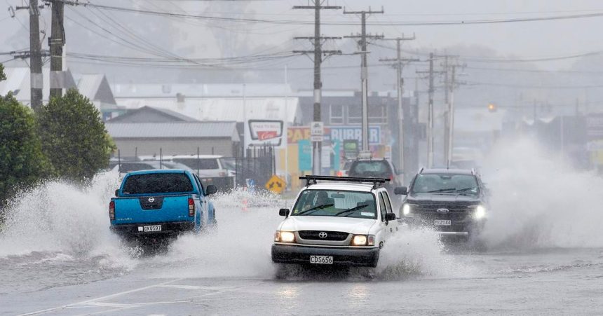 Novy Zeland Povodne si vyziadali jednu obet tisice ludi su bez elektriny