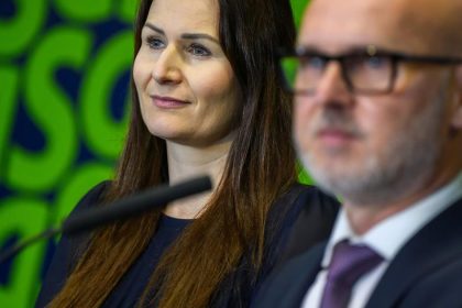 OPOZICIA Liberali vyzyvaju ministra vnutra aby zrusil tender na poradcov v hodnote 40 milionov eur ziadaju aj vysvetlenie