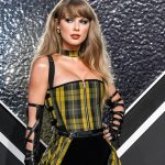 Ostatni radsje nevydavaju album vtedy ked ona Predco ma Taylor Swift uz druhy rok po sebe najpredavanejsi album