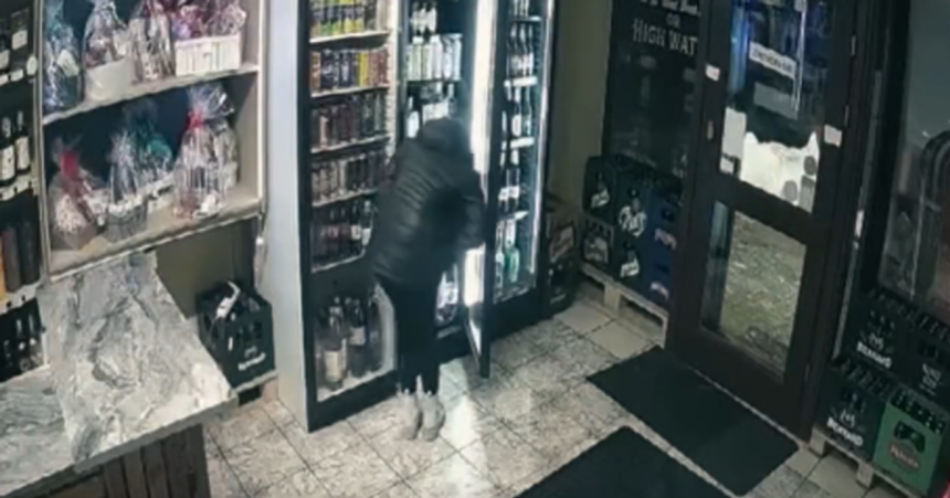 Pachatelov kradezi odhalili kamerove zaznamy Obaja kradli opakovane