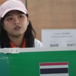 Parlamentne volby sa zacali pozorovatelia oakavaju tesne vysledky