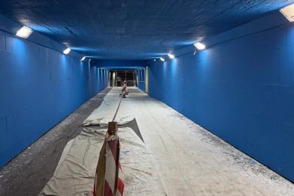 Podchod pod Hasicickou ulicou sa obnovuje Pribudnu lightboxy kamenny mur osvetlia