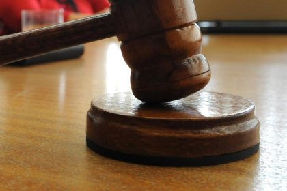 Podnikatel Salmanov sa postavi pred sud podla obzaloby sa snazil vylakat miliony od statu