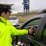 Policajti zablokovali cesty v Kosickom kraji Kontrolovali tisice vodicov opity bol aj cyklista