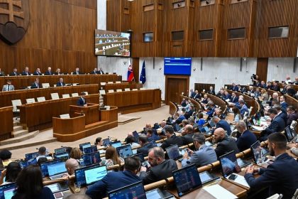 Poslanci schvalili novy zakon o obchodnom registri
