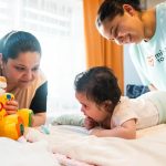 Prekladaju sprevadzaju aj vzdelavaju Babice z romskych komunit su podporou pre matky a deti tam kde najviac chyba