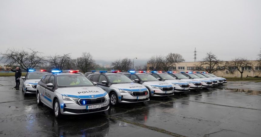 SNS vyjadrila podporu policajnym odborarom platy policajtov by zvysila