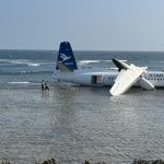 Somalsko Lietadlo s 55 osobami neskocilo na pristavacej drahe a skoncilo vo vode