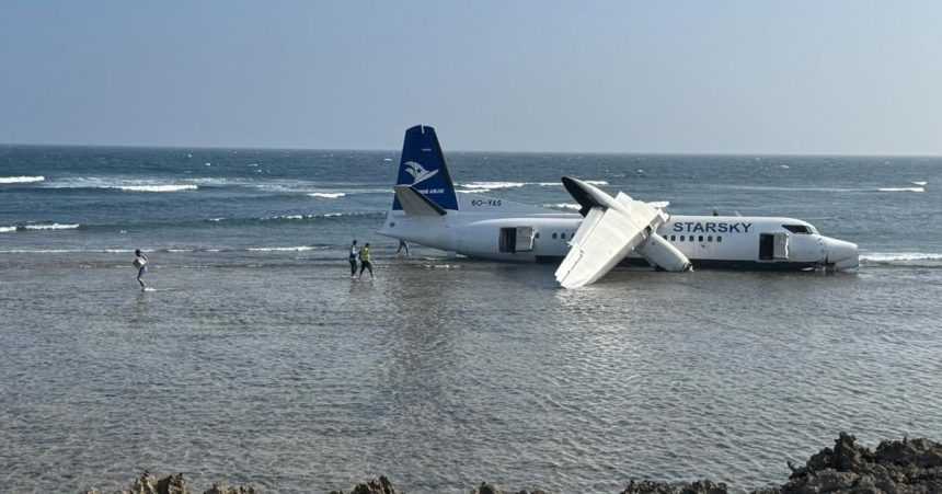 Somalsko Lietadlo s 55 osobami neskocilo na pristavacej drahe a skoncilo vo vode