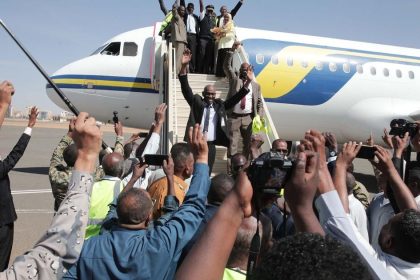 Sudan Na letisku v Chartume pristalo prve civilne lietadlo od zaciatku konfliktu