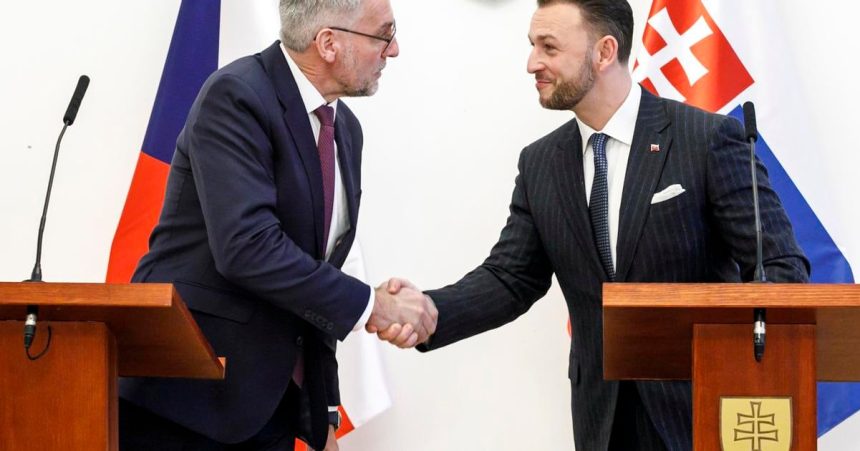 Sutaj Estok podpisal dohodu o policajnej spolupraci s ceskym ministrom vnura