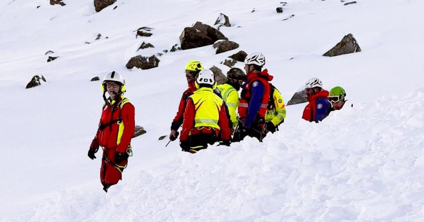 Taliansko Lavina v Alpach zabila dvoch lyziarov 1 osoba je v kritickom stave