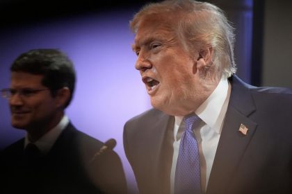 Trump planuje zvysit globalne cla na tovar dovazany do USA na 15 percent
