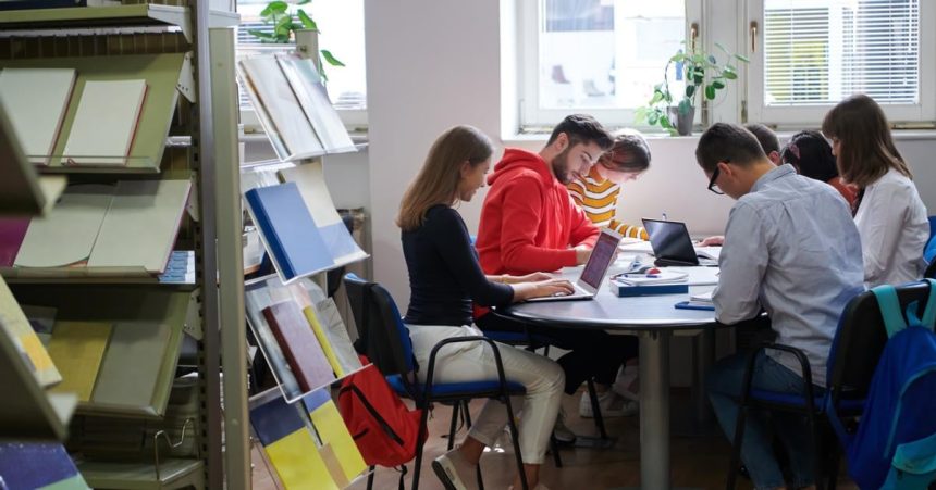 Vysoke skoly na Slovensku Aka je cena prihlasky a do kedy ju treba odoslat