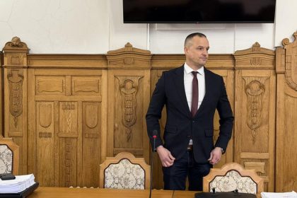 Zacal sa proces s poradcom Fica Lindtnerom Hovoril o cinskom prekliat a diskreditacii
