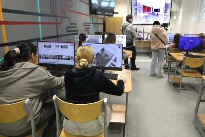 Zakladne skoly maju posledne hodiny na zaslanie e prihlasok Rodicom prichadzali matuce e maily