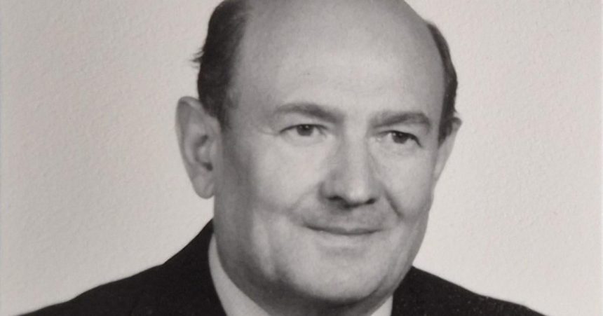 Zomrel Ivan Sotak zakladatel Katedry fyzikalnej chemie na Univerzite P J Safarika Mal 96 rokov