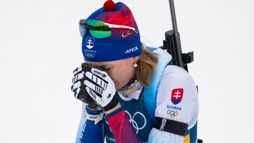 sklamanie po sprinte slovenske biatlonistky v slzach obetovali vela spat nedostali nic