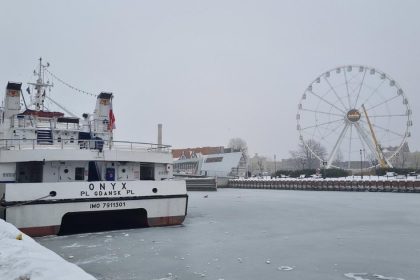 v polsku pre mrazy zatvorili 549 skol urady varuju aj pred poladovicou