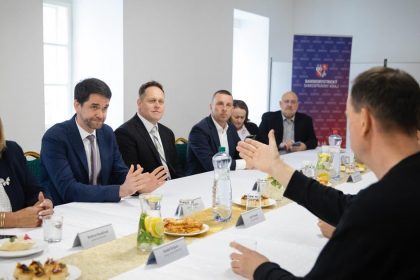 Banskobystricky kraj investuje miliony do podpory seniorov a zranitelnych osob pomaha mu ministerstvo