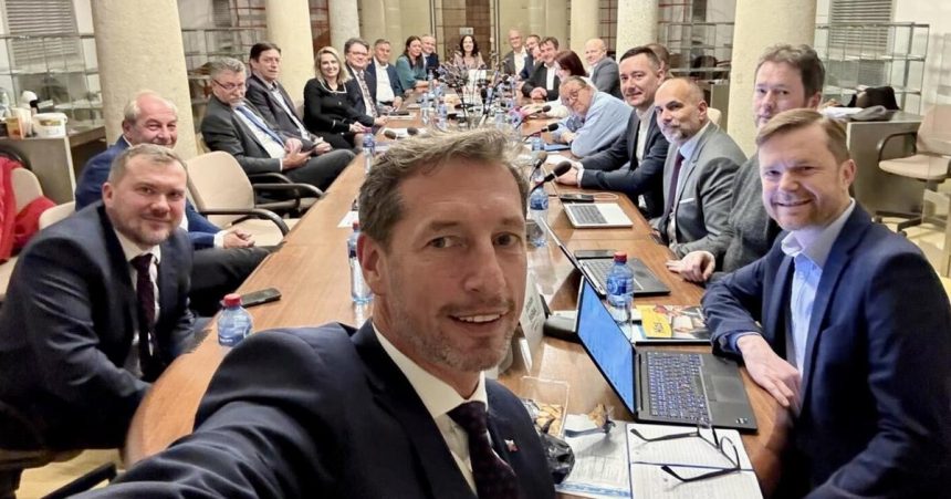 Dlhodobym problemom KDH je paradoxne ideova nejasnost