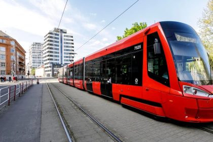 Dopravny podnik Bratislava uvadza do premavky pat novych jednosmernych elektriciek
