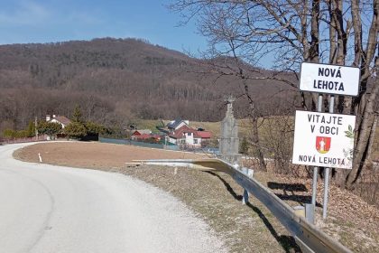 Este pred par rokmi tam fotili davy turistov no po skonceni nakrucania zaujem o obec opadol