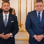 Koalicia chce vlastny navrh k oznamovatelom korupcie pochovat prostrednictvom nedovoleneho prilepku o vojnovych hroboch