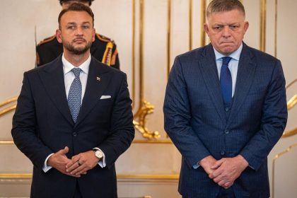 Koalicia chce vlastny navrh k oznamovatelom korupcie pochovat prostrednictvom nedovoleneho prilepku o vojnovych hroboch