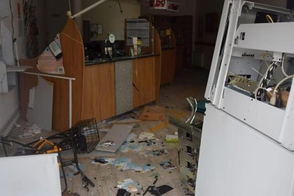 Kontroluju osoby aj aut v ich blizkosti Policajti vyhlasili vojnu mafii zameranej na bankomaty