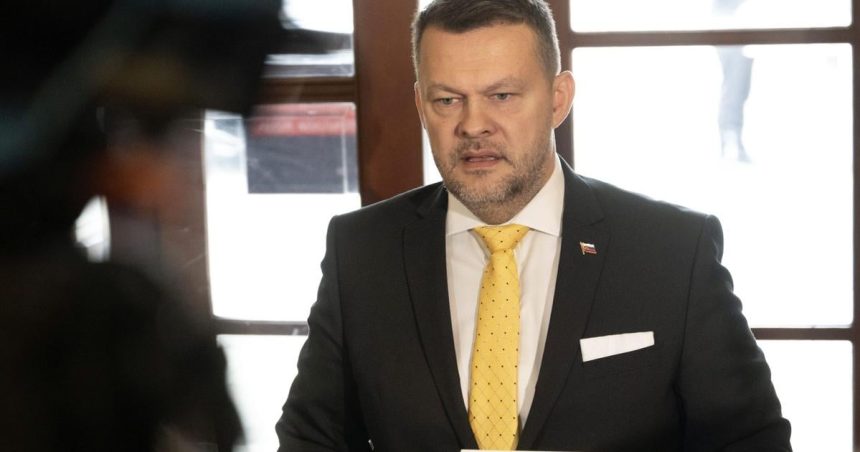 Migal nesuhlasil s vladnou novelou zakona o priestupkoch