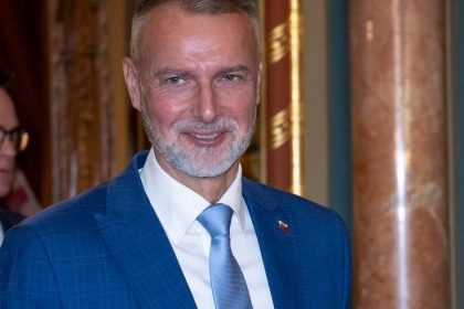 Na Velkej Javorine sa stretnu delegacie pod vedenim Rasihom a Okamurom Predseda parlamentu hovori o historickom milniku