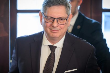 O mojej vymene vo funkcii ministra so mnou zatia nikto nehovoril tvrdi Sucko
