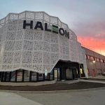 Pat pracovnych miest a miliony dotacii od statu Firma ktora ziska pomoc planuje priemernu mzdu 3400 eur