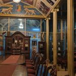 Prejav ucty alebo kult osobnosti Podobizne pri skole vyvolali diskusiu a to nielen o vkuse