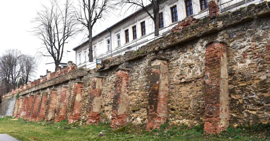 Presov obnovuje historicke hradby z vlastnych zdrojov Ministerstvo projekt neschvalilo