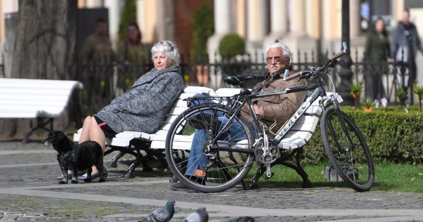 Priemerny dochodok je pre vacsinu Slovakov nedostacny