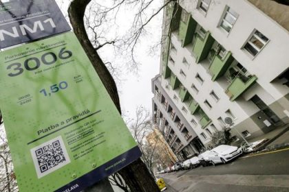 Prva pokuta za neuhradene parkovne v PAAS sa meni na upozornenie