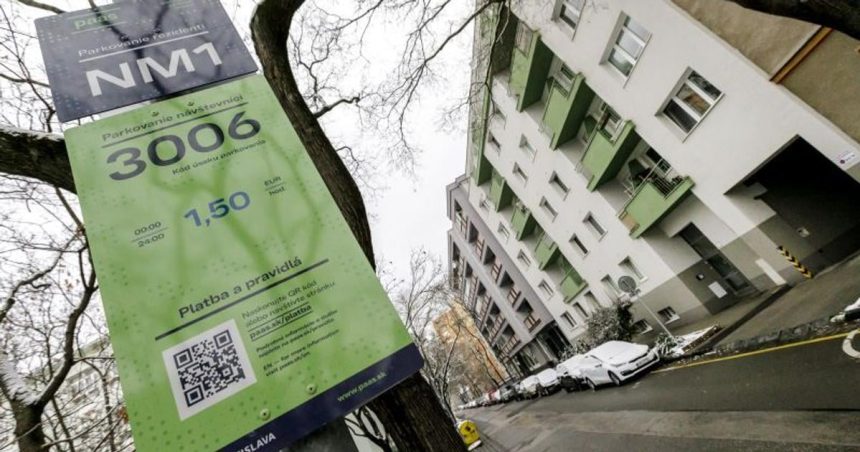 Prva pokuta za neuhradene parkovne v PAAS sa meni na upozornenie