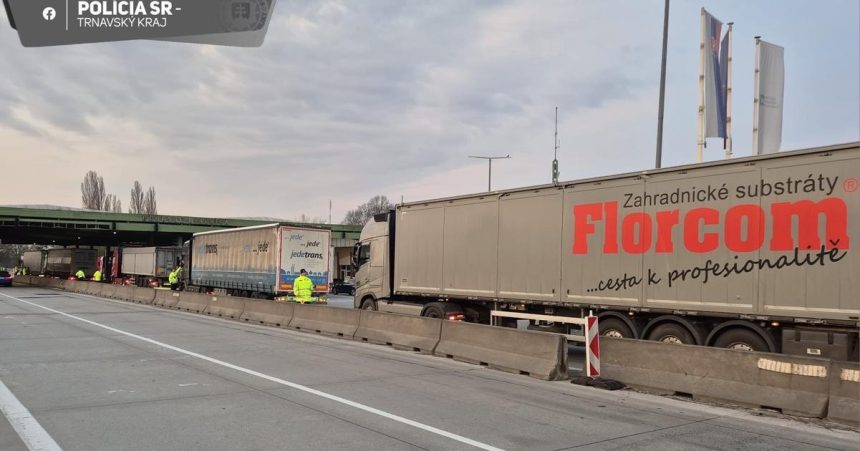 Ranna policajna akcia na dialnici skontrolovali takmer patsto vodicov